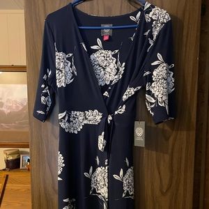 Beautiful NEW Vince Camuto blue and cream wrap dress.